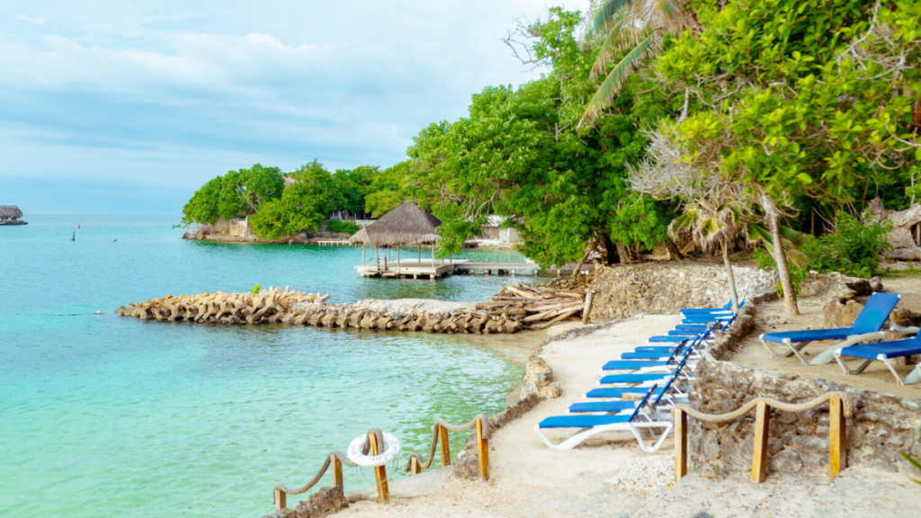 Explore Majagua for lunch when cruising around the Rosario islands