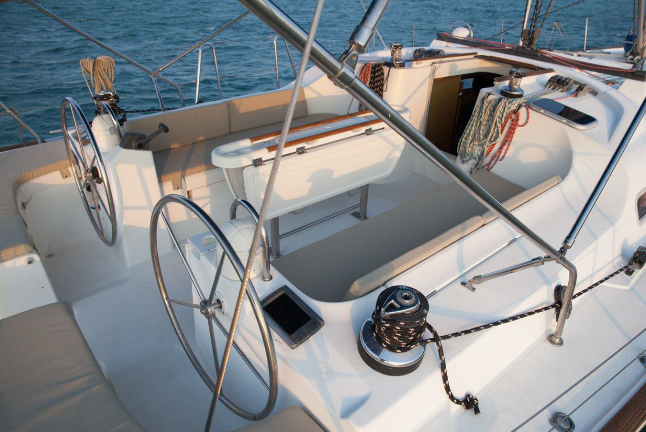 2 Day 1 Night "Live Aboard" Sailing Tour - Image 4