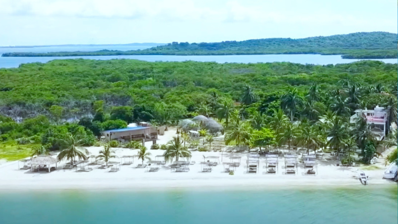 Discover Tierra Bomba island with Botegena in Cartagena Colombia