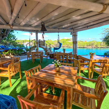 Pool and palapa area at Ibbiza Beach Club during the 3 Islas Privadas tour from Cartagen