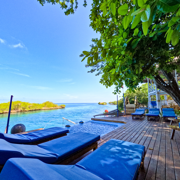 Clear Caribbean water and beach area at Ibbiza Beach Club on the 3 Island Tour Cartagena.