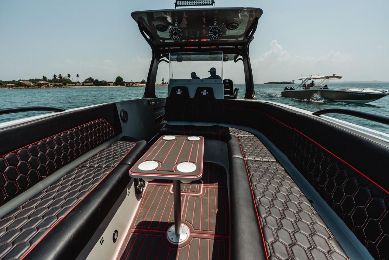 The Ghost – 40 ft Speed Boat - Image 6