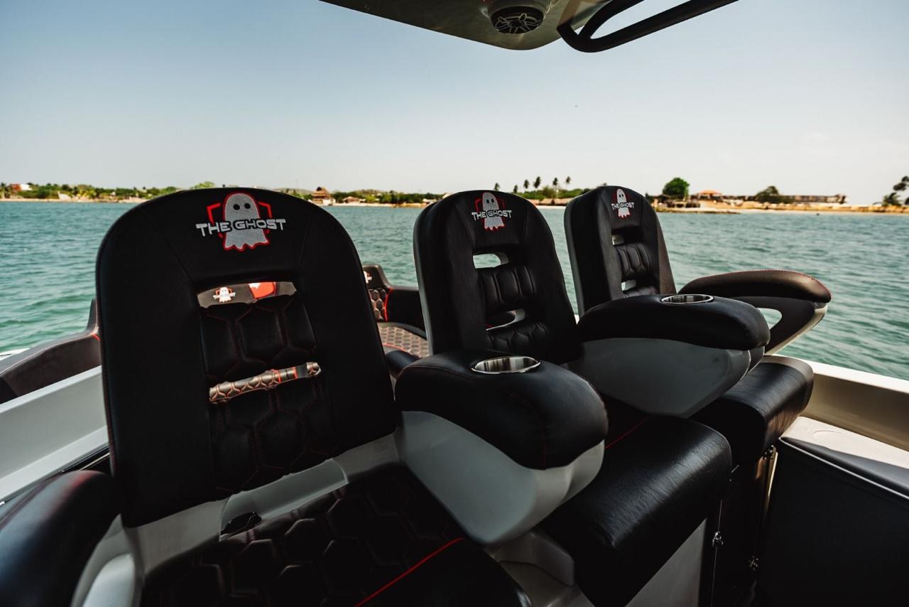 The Ghost – 40 ft Speed Boat - Image 8