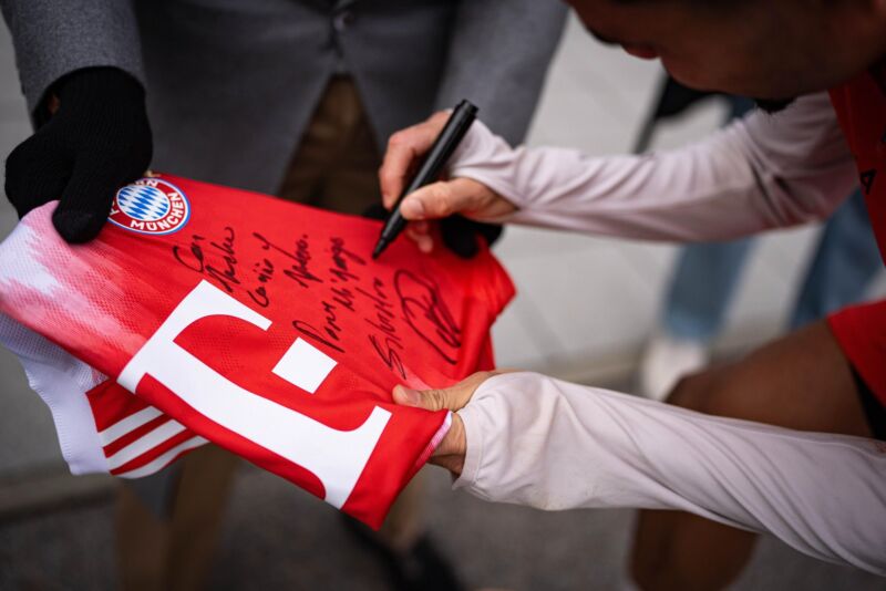 Image for the Tweet beginning: De La Guajira y Colombia,